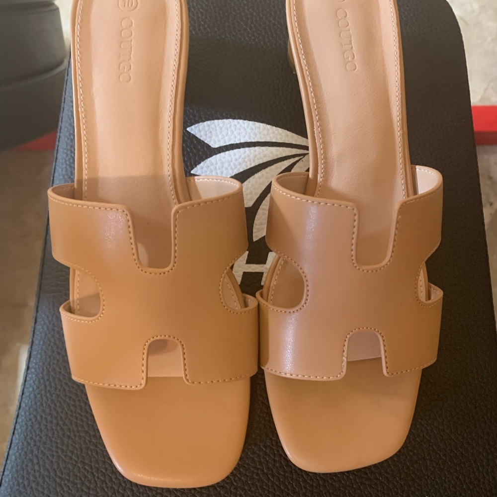 Cutco Tan Sandals with H-Shaped Design